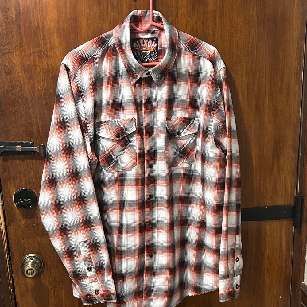 DIXXON men’s “The Eagle” snap closure, XL flannel, orange, white and black.